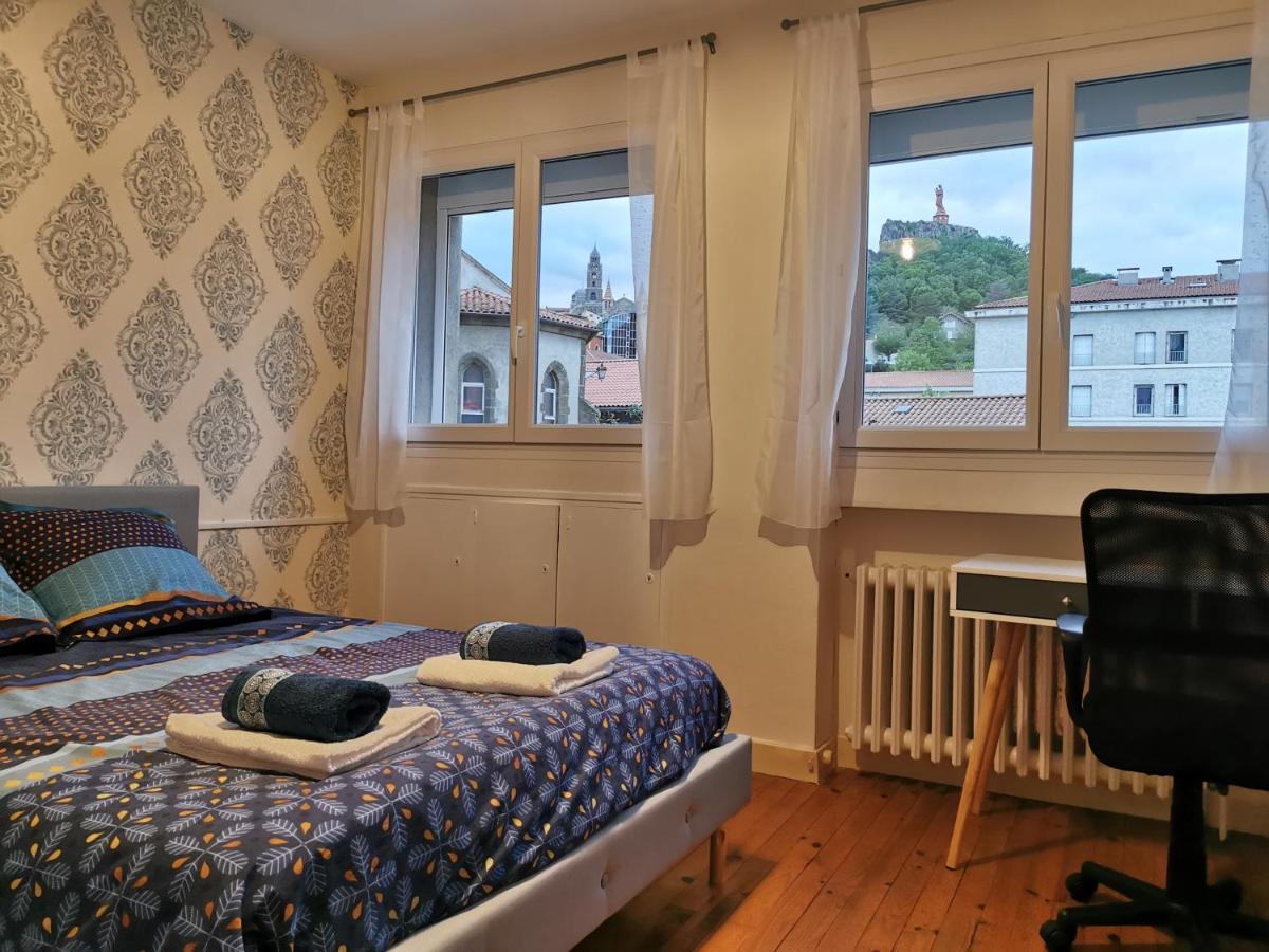 Chambre Privee Dans Appart Partage, Centre Ville, Avec Vue Sur Les Monuments Le Puy-en-Velay Kültér fotó